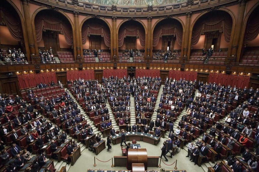 Governo, "question time" alla Camera: interrogazioni parlamentari su obbligo vaccinale e PNRR 1