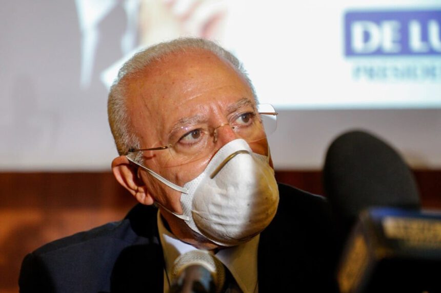 Campagna vaccinale Campania, De Luca: "Ottima prova di efficienza", ma i dati smentiscono 1
