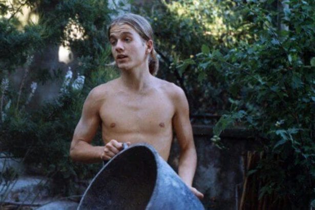 Carlo Giuliani, 20 anni dai tragici fatti del G8 di Genova, il padre: "Mio figlio non meritava di morire" 15