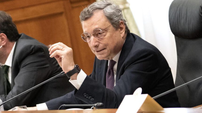 Caro bollette, Governo valuta un contributo di solidarietà: stop taglio Irpef per redditi sopra i 75mila euro 2 Caro bollette, Governo valuta un contributo di solidarietà: stop taglio Irpef per redditi sopra i 75mila euro 1