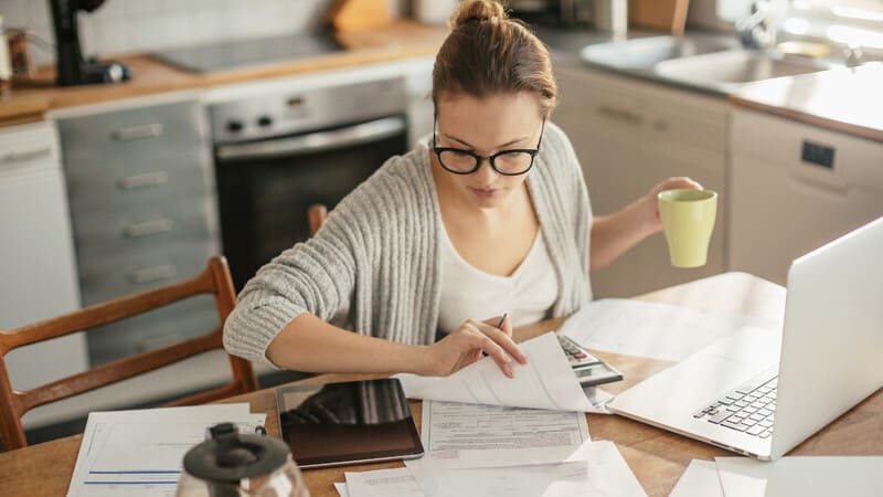 Caro bollette: come sprecare meno energia e risparmiare 3 caro bollette_