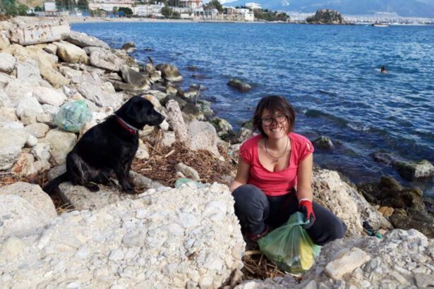 Carola, la prof che ripulisce i mari e i fiumi d'Europa con il suo cane 7