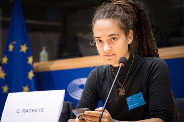 "Dove eravate quando chiedevamo aiuto?": Carola Rackete attacca l'Ue 18