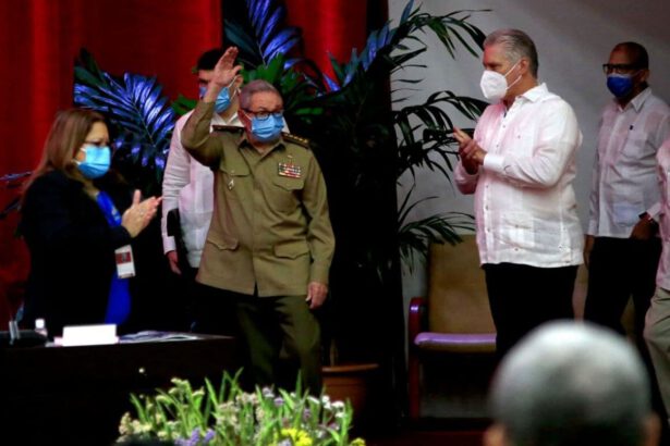 Cuba, Raúl Castro lascia il partito comunista: al suo posto Miguel Díaz-Canel già presidente dal 2018 18
