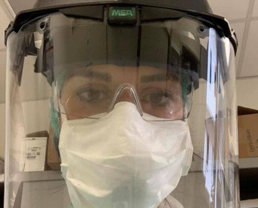 Infermiera difende la sua categoria: "Passare da eroi a stronzi di turno è un attimo" 1