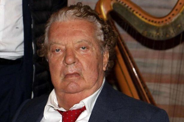 Cecchi Gori ricoverato d'urgenza nonostante le tre dosi: "Condizioni gravi" 19