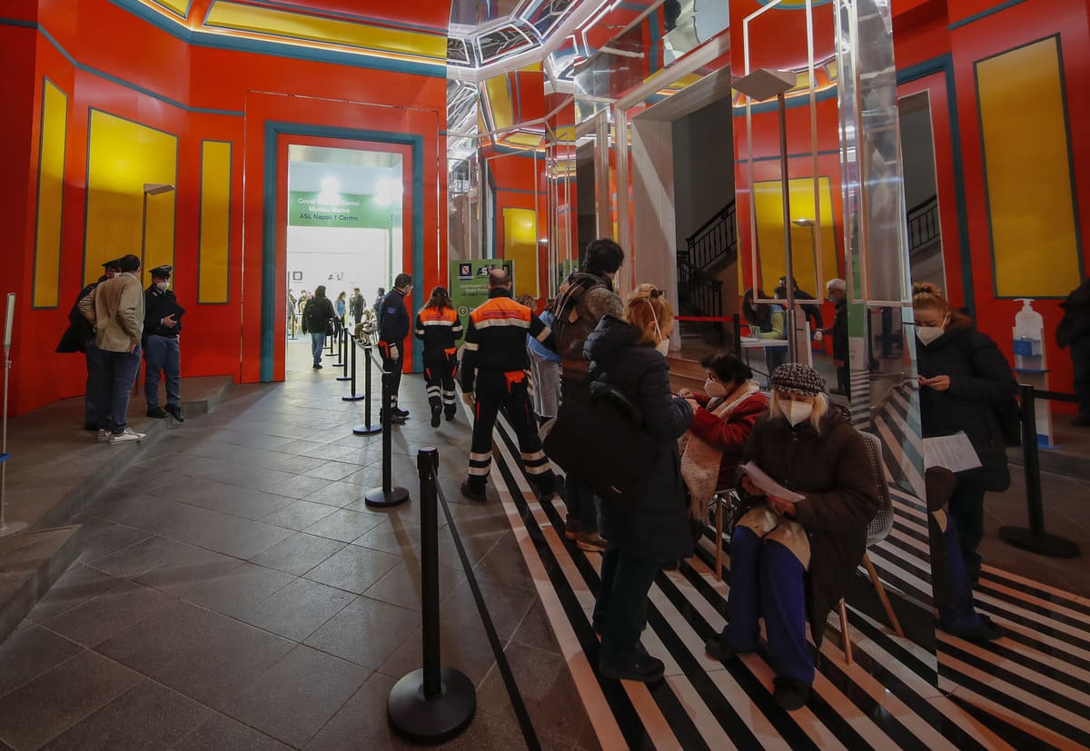 Napoli, vaccino al museo: il Madre si trasforma in un centro vaccinale Covid 17