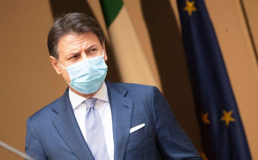 Conte agli italiani: “Le misure sono dure, ma il decreto garantisce soldi certi e rapidi” 1