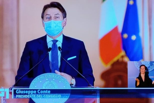 Nuovo Dpcm d'urgenza, Conte: "Non possiamo perdere tempo" 18