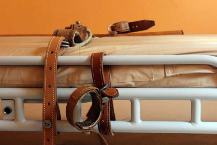 Salute mentale, niente più contenzione meccanica nei luoghi di cura entro il 2023: il provvedimento del Ministro Speranza 1