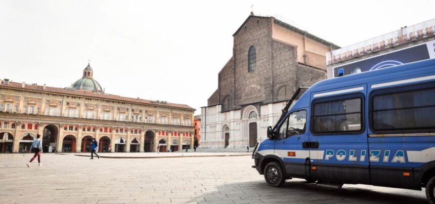 Covid, aumentano le zone rosse e arancioni rinforzate lungo la Penisola: la situazione 1