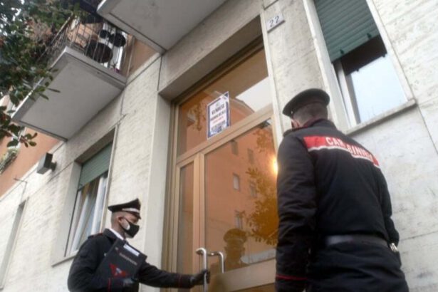 Cosenza, abusa di 2 minorenni e una disabile: "Vendute per pochi euro dai genitori" 7