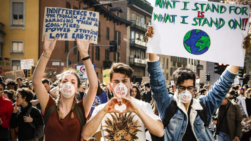 Fridays For Future nella Giornata Mondiale di azione per il clima: "Basta false promesse" 1
