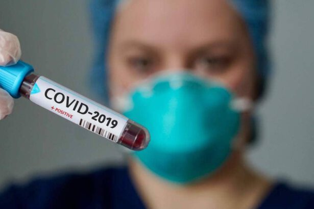 Crusca: "Si dice la Covid. Lockdown? No, meglio un termine italiano" 5