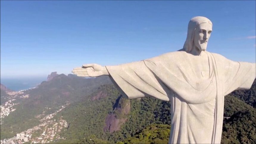 Il Cristo Redentore al restauro per i suoi 90 anni: a Rio si riporta in auge una delle sette meraviglie del mondo 1