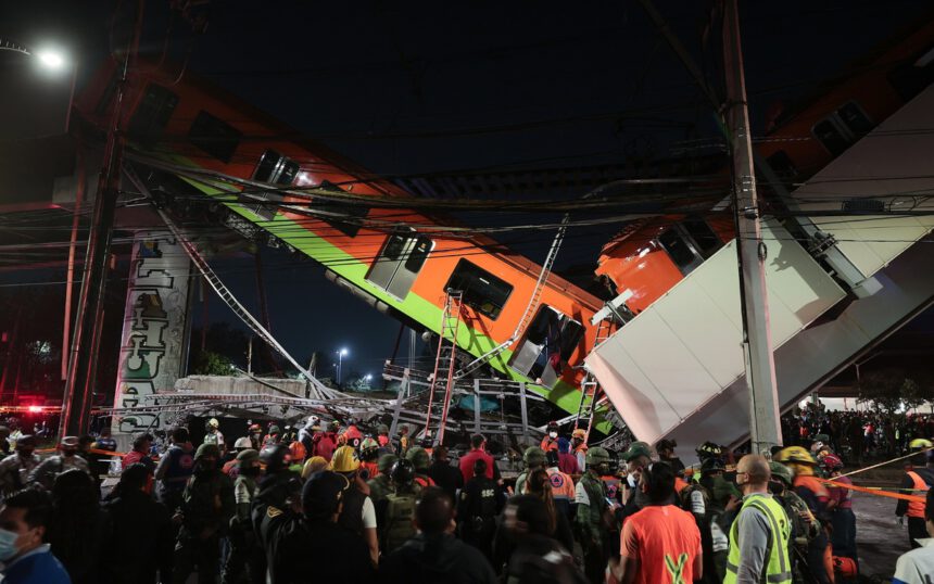 Città del Messico, crolla ponte al passaggio della metropolitana: almeno 23 morti e 70 feriti 1