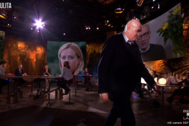 Crosetto lascia studio PiazzaPulita, lo sfogo: "Si vuole trasformare Meloni in un bersaglio d'odio" 14