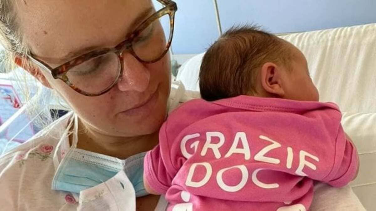 Benvenuta Vittoria, prima bambina nata da mamma guarita dal virus con cura al plasma 17