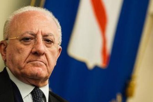 Il Tar della Campania boccia De Luca: scuole restano aperte 12