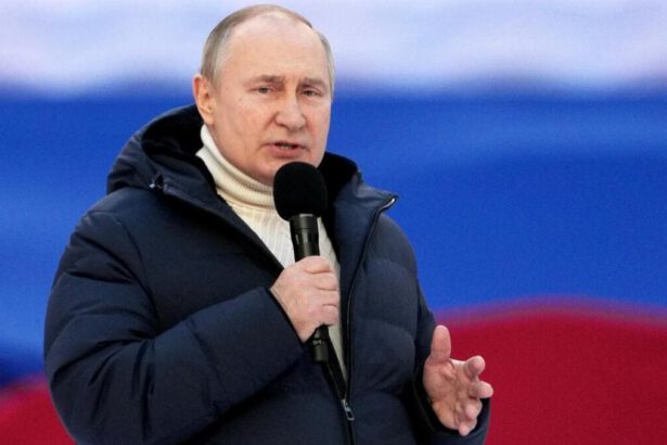 Discorso di Putin alla Nazione, in migliaia allo stadio osano il presidente russo 54