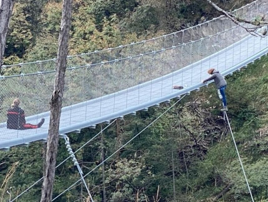 Cortina, donna carabiniere salva dal suicidio mamma di 3 figli: era in difficoltà economica 2 Cortina, donna carabiniere salva dal suicidio mamma di 3 figli: era in difficoltà economica 1