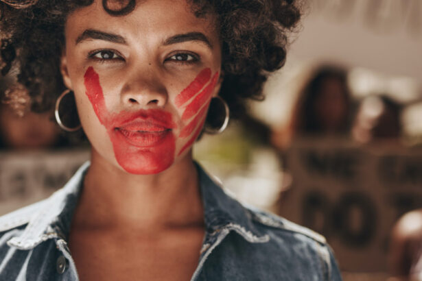 Donne, mettere il rossetto sotto la mascherina è il segno che non molliamo mai 5