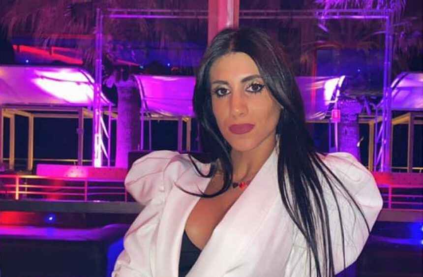 Morte Dora Lagreca, fidanzato indagato per istigazione al suicidio. I genitori: "Non si è uccisa" 2 Morte Dora Lagreca, fidanzato indagato per istigazione al suicidio. I genitori: "Non si è uccisa" 1