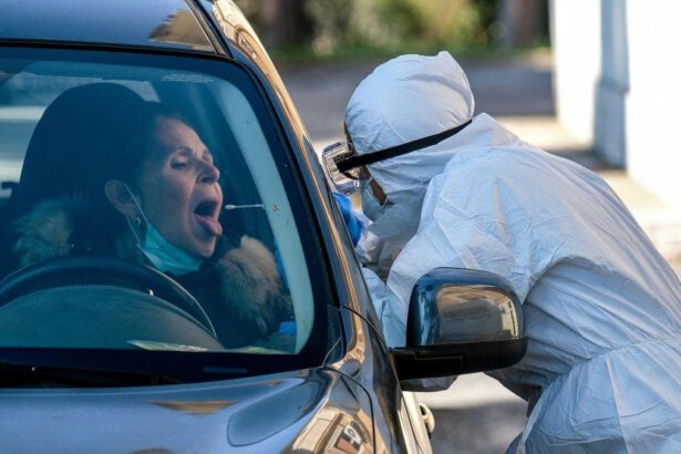 Regione Lazio, D’Amato: “Utilizzate la mascherina o richiudiamo” 10