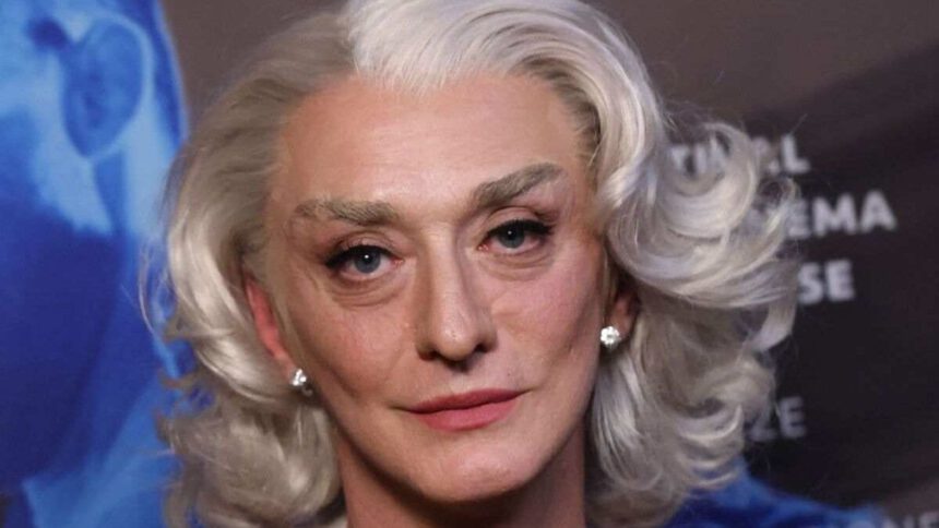 Sanremo, perché Drusilla Foer convince di più rispetto a Ornella Muti e Lorena Cesarini 2 Sanremo, perché Drusilla Foer convince di più rispetto a Ornella Muti e Lorena Cesarini 1