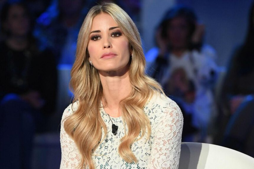Elena Santarelli, perseguitata da un hater: “Augura a mio figlio che gli torni il cancro” 2 Elena Santarelli, perseguitata da un hater: “Augura a mio figlio che gli torni il cancro” 1