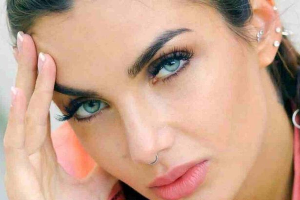 Isola dei Famosi, Elettra Lamborghini Covid positiva: salterà la prima puntata. Chi ci sarà al suo posto? 12