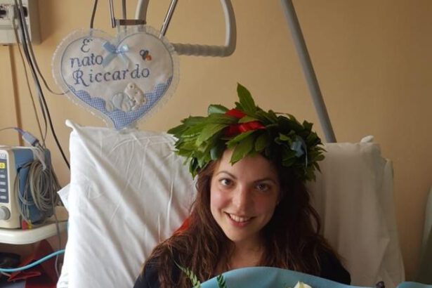 Partorisce e dopo dieci ore si laurea: "Ho pensato al mio bambino e ho preso 110 e Lode" 10