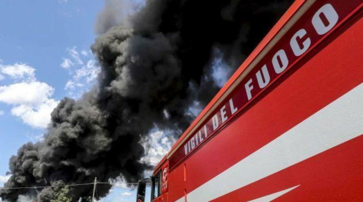 Chieti, esplode fabbrica di fuochi d’artificio: almeno tre i morti 17