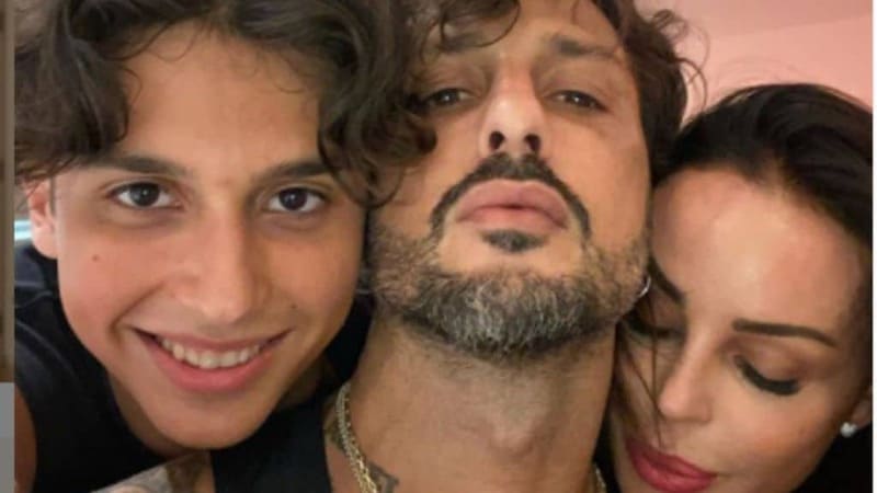 Fabrizio Corona, il figlio Carlos: “Se stiamo insieme siamo invincibili. Sogno che mamma e papà siano una coppia” 3 fabrizio corona_nina moric_carlos