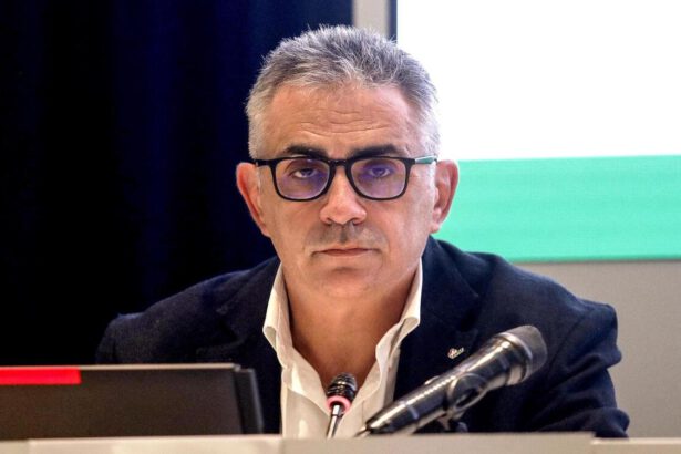 Come affrontare le varianti, Pregliasco: “Attenzione massima, aumentare il distanziamento" 10