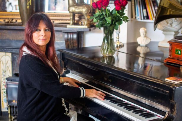 Fingersi uomo per avere successo nella musica: la storia di Annabel Bennett e del 'gender gap' culturale 6