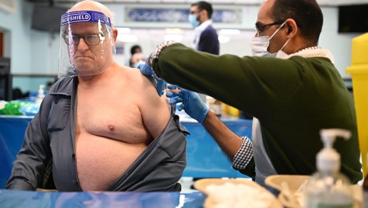 Covid-19, vaccino sia prioritario per le persone obese 6 Covid-19, vaccino sia prioritario per le persone obese 5