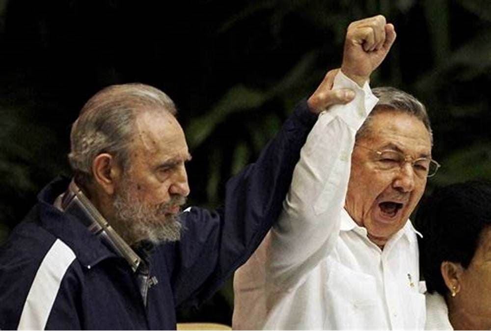 Cuba, Raúl Castro lascia il partito comunista: al suo posto Miguel Díaz-Canel già presidente dal 2018 5 Raúl Castro lascia il partito comunista: Cuba dice addio a 60 anni di castrismo