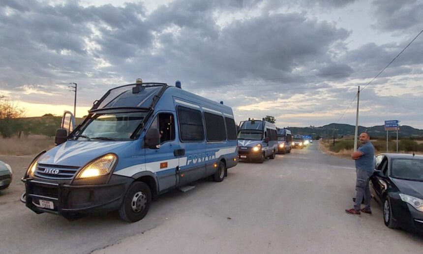 Finito il rave di Viterbo: blitz delle forze dell'ordine con 20 blindati. Il sindaco: "Non c'è più nessuno" 1