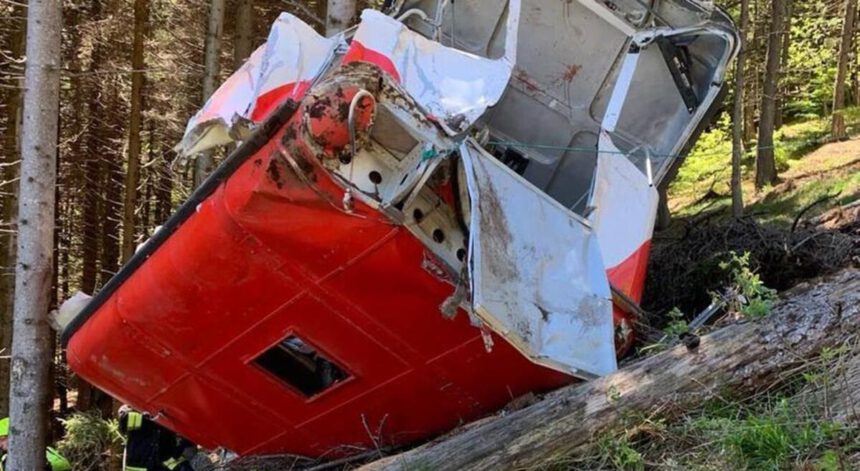 Stresa-Mottarone, funivia cade nel vuoto: ipotesi sull'incidente e storia delle 14 vittime 2 Stresa-Mottarone, funivia cade nel vuoto: ipotesi sull'incidente e storia delle 14 vittime 1