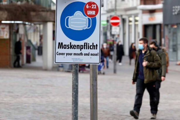 La Germania rafforza le restrizioni anti Covid per arginare Omicron 11