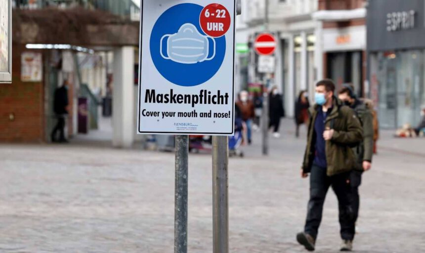 La Germania rafforza le restrizioni anti Covid per arginare Omicron 1