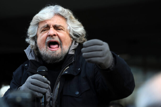 Beppe Grillo: "Obbligo vaccinale evoca immagini orwelliane, scelta sbagliata" 17