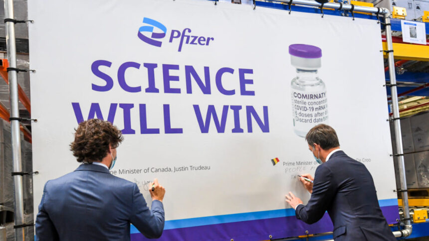 Quanto guadagna Pfizer dai vaccini? Gli attivisti: "È ora di sospenderne il monopolio" 1