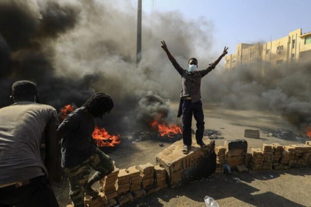 Colpo di stato in Sudan: l'esercito prende il potere e arresta il primo ministro 15