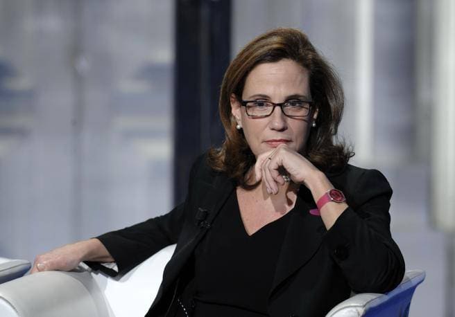 Ilaria Capua: "Il virus si combatte con i vaccini, dobbiamo stare a casa altri due mesi" 2 Ilaria Capua: "Il virus si combatte con i vaccini, dobbiamo stare a casa altri due mesi" 1