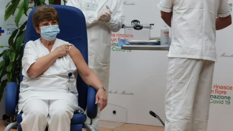 Capobianchi contro no vax: "Il vaccino, un'arma vagliata e approvata da organismi molto seri" 3 vaccino