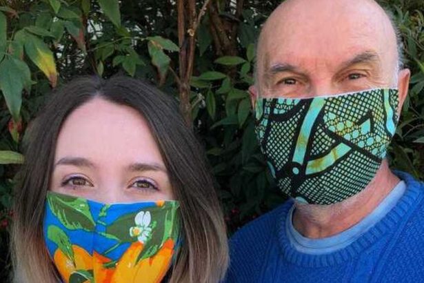 Fase 2: "Bisognerà convivere con la mascherina", arrivano quelle alla moda 21