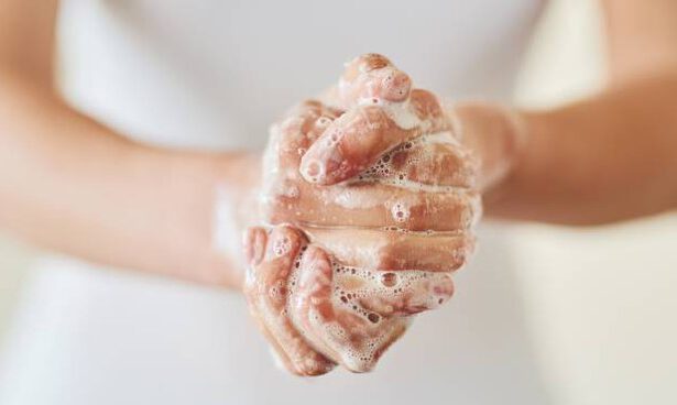 Coronavirus, bloccato anche il Carnevale ma "È poco più di un'influenza"? 14