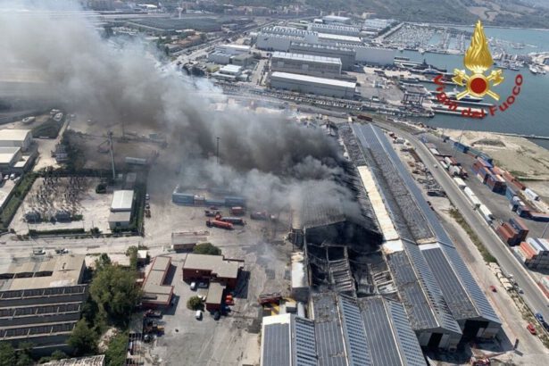 Incendio Ancona: la nube era tossica. In corso l’indagine della Procura 7